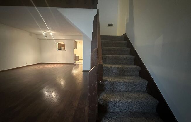 Beautiful 2 Bedroom 1 1/2 Bathroom Condo in Hefner Village