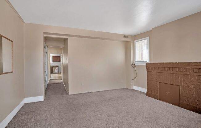 2 beds, 1 bath, $895, Unit 1110