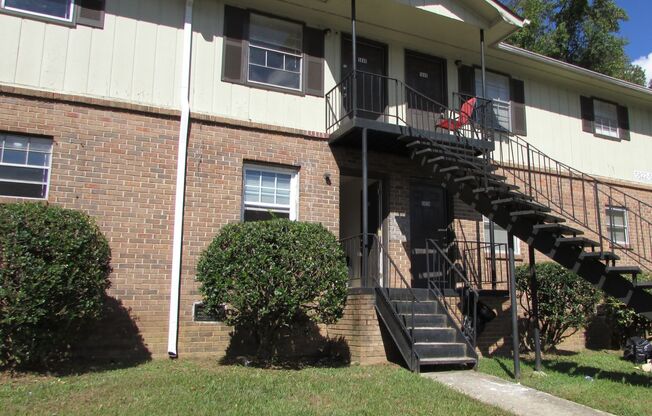 2 beds, 1 bath, $1,045, Unit 5912