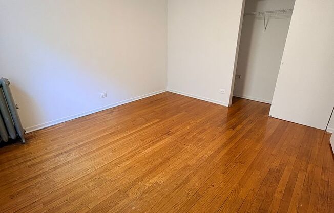 2 beds, 1 bath, 672 sqft, $1,165, Unit CA 133-2E