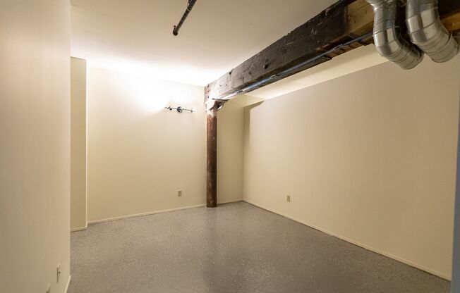 2 beds, 1 bath, 212 sqft, $1,625, Unit 008