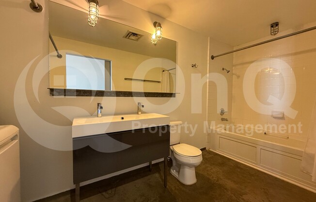 1 bed, 1 bath, 1,039 sqft, $1,649, Unit 911