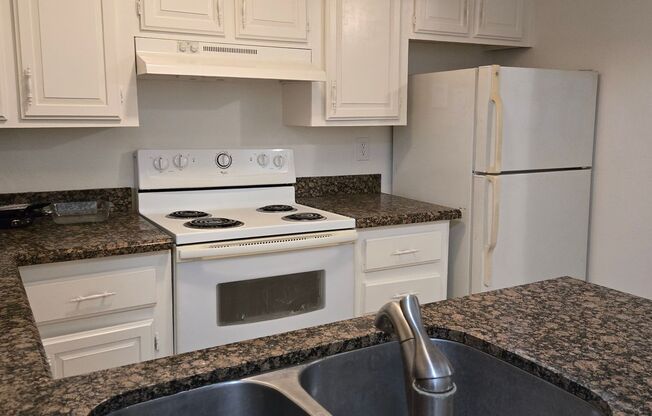 2 beds, 2 baths, $1,295, Unit # 167