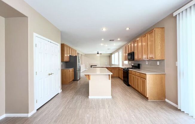 BEAUTIFUL SINGLE STORY HOUSE