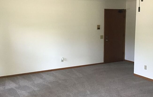 2 beds, 1 bath, 950 sqft, $1,700, Unit 7679CD - HPCI, II