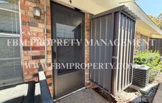 907 N Preston