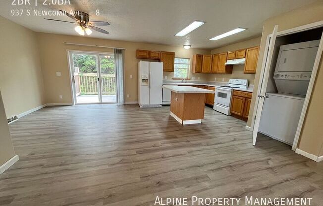 937 S NEWCOMB AVE