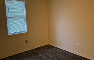 2 beds, 1 bath, $995, Unit Apt. 2