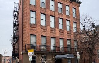 Apartment Units with In-Unit Laundry in Mt Vernon, Baltimore, MD!