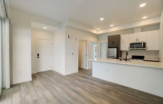 2 beds, 1 bath, 623 sqft, $2,895, Unit 303