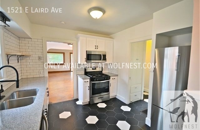 1521 E LAIRD AVE