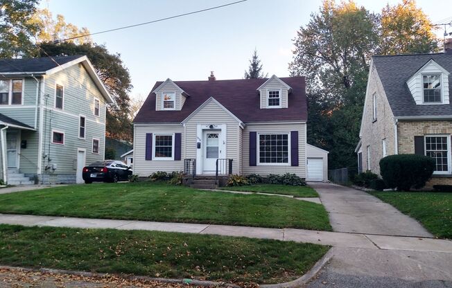 3 bedroom home in SE Grand Rapids!