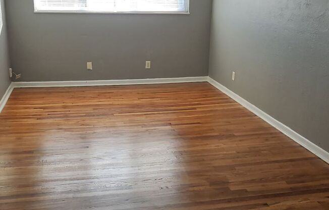 2 beds, 1 bath, 750 sqft, $970, Unit B02 1018 15