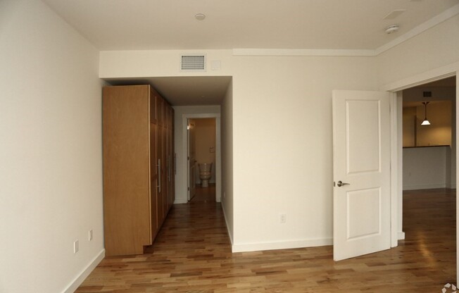 2 beds, 2 baths, 930 sqft, $4,200, Unit 101