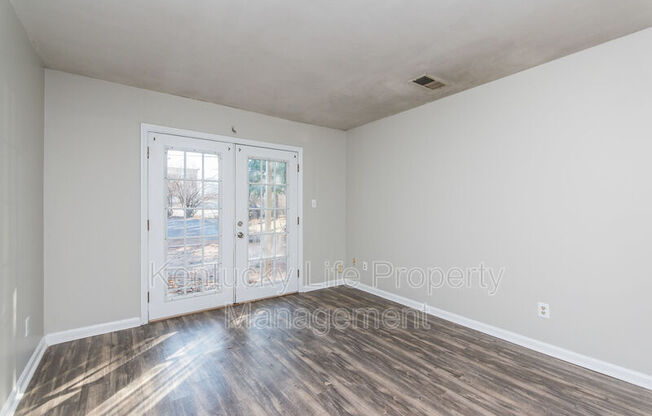 3736 CAMELOT DR