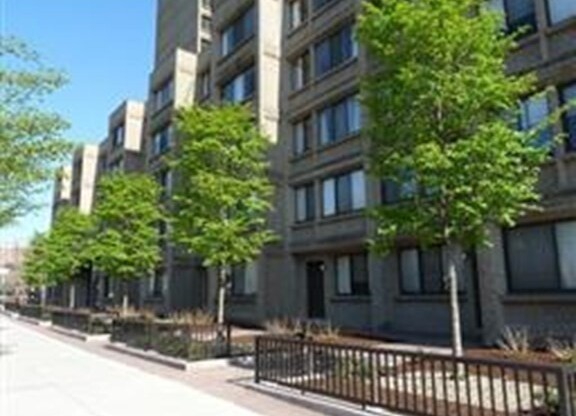 1 bed, 1 bath, 684 sqft, $3,050, Unit 420