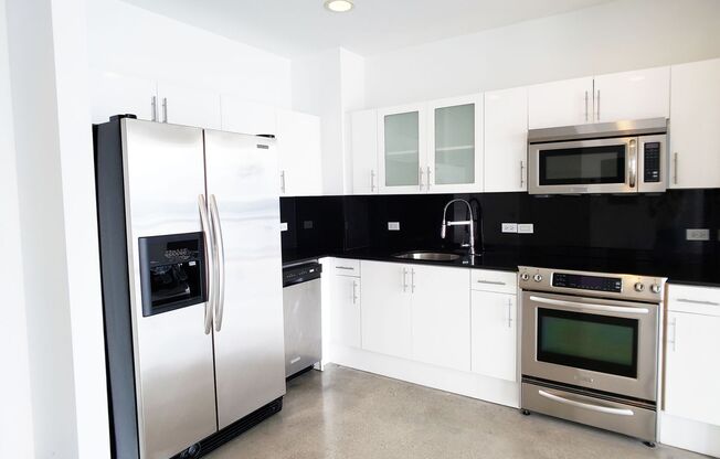 Studio, 1 bath, 737 sqft, $2,650, Unit Unit 607