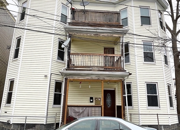 11 COLONIAL AVE