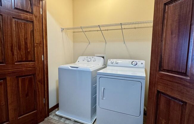 3 beds, 2.5 baths, 1,960 sqft, $1,950, Unit 317SMA3