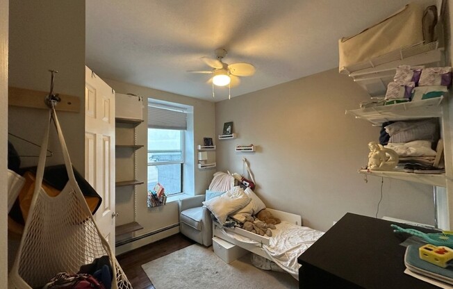 374 VAN BRUNT ST