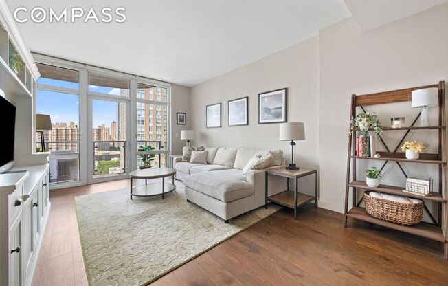 555 W 59 ST