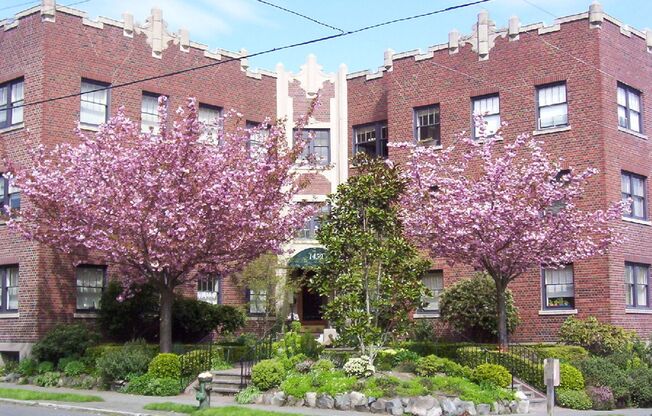 Astor Court Apartments