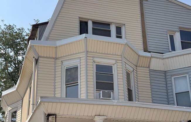 527 E CHELTEN AVE