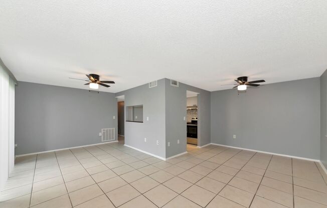 2 beds, 2 baths, $1,595, Unit # 109