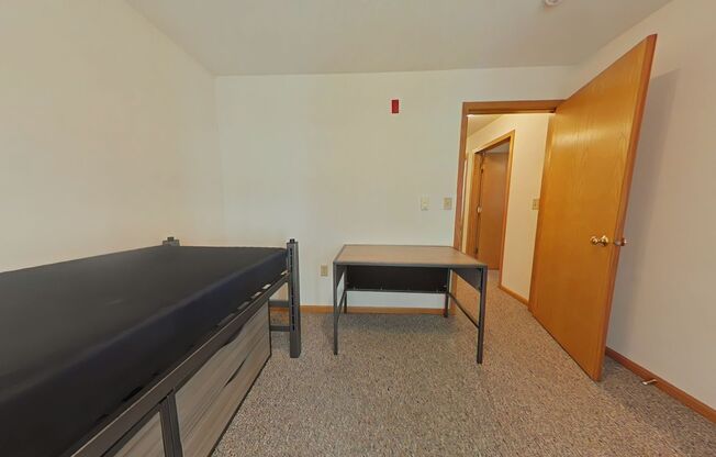 4 beds, 2 baths, $4,500, Unit CV 1002-P