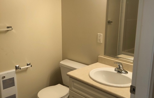 Studio, 1 bath, 500 sqft, $975, Unit 206