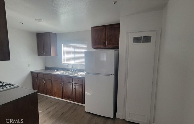 2 beds, 1 bath, 930 sqft, $2,600