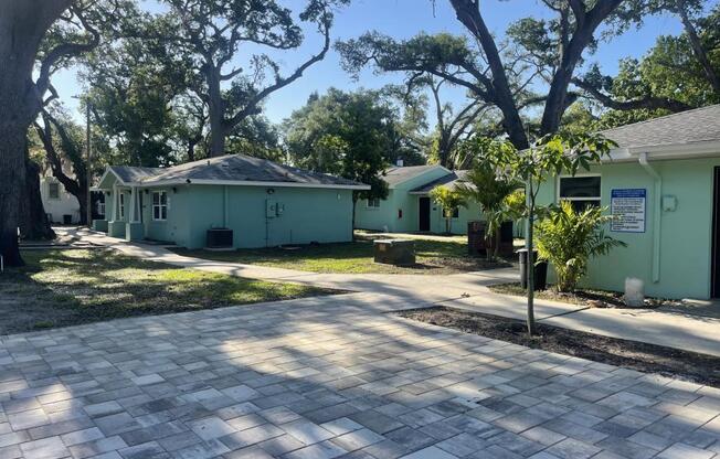 1552 S MYRTLE AVE