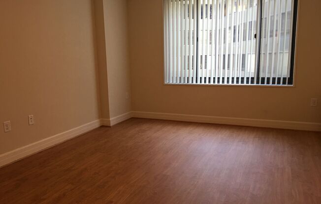 1 bed, 1 bath, 720 sqft, $3,600