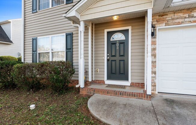 Short Term Lease Available - Spacious 4 BR, 2.5 BA, Master BR on Main, Conveniently Located Between Greenville and Spartanburg