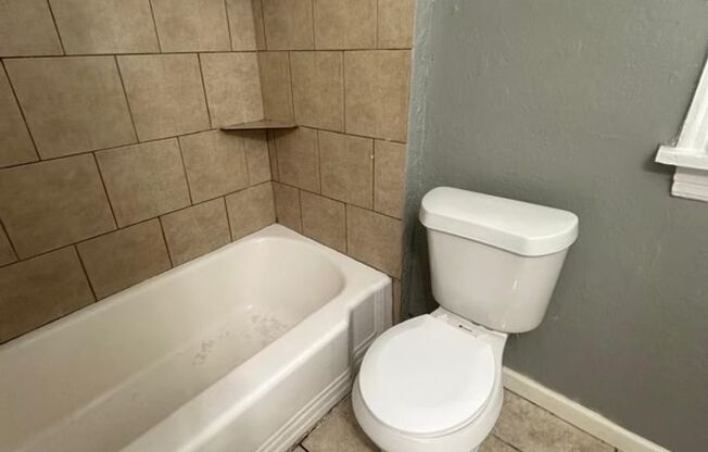 2 beds, 1 bath, $695