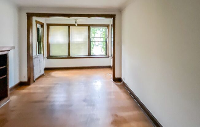 2 beds, 1 bath, 845 sqft, $1,735, Unit 3925-3E