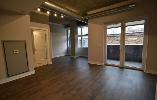2 beds, 2 baths, 976 sqft, $4,275, Unit 3833-722
