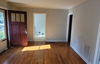 2 beds, 1 bath, $1,000