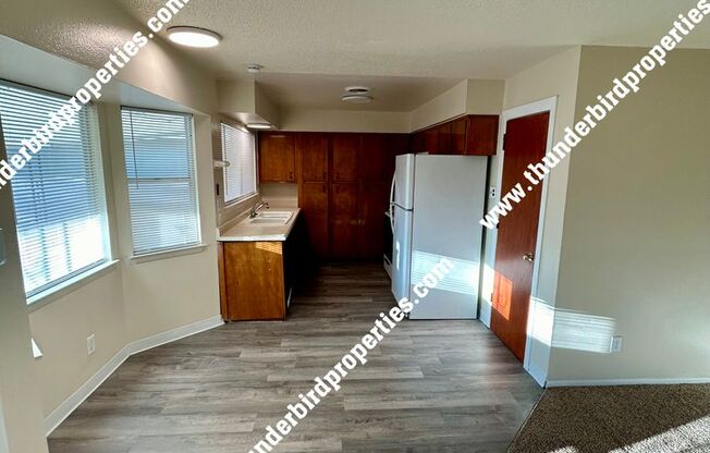 $500 off first months rent!!! Centrally located NE location