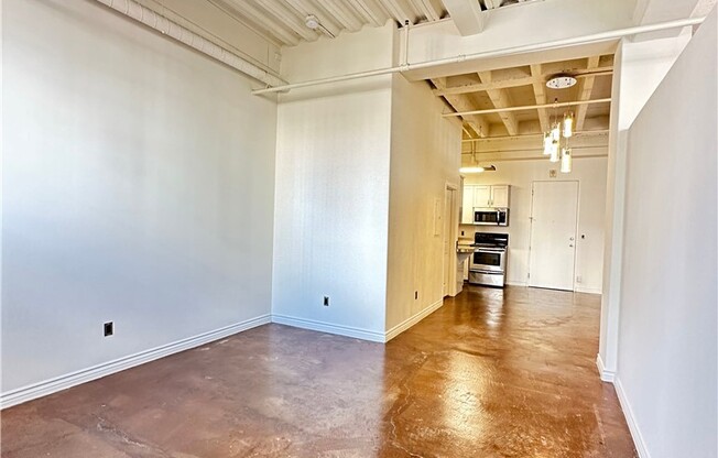 2 beds, 1 bath, 850 sqft, $2,200, Unit 604