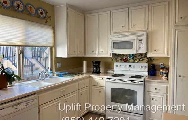 2 beds, 2 baths, $2,995, Unit UNIT 201