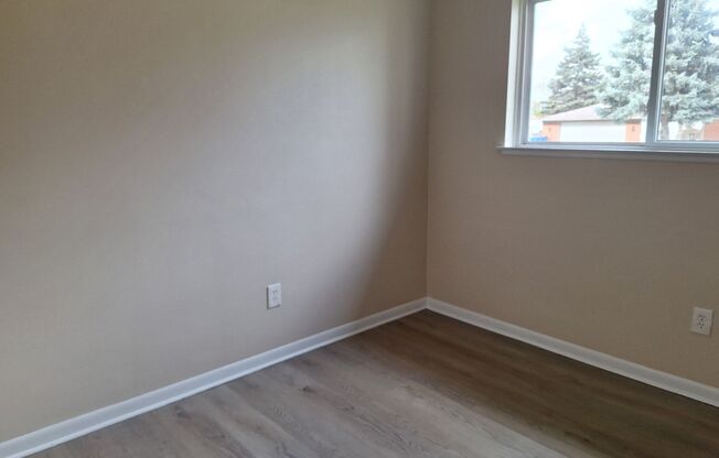 3 beds, 1 bath, $1,700