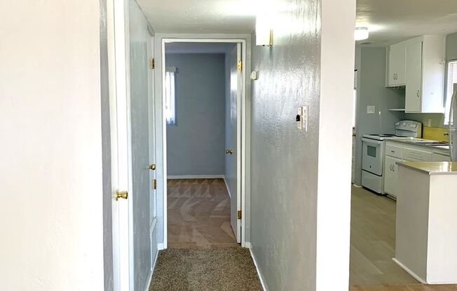 1 bed, 1 bath, 745 sqft, $950, Unit 6723 Bell
