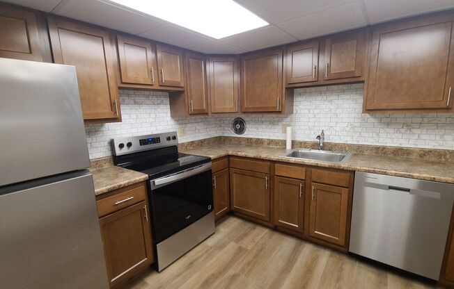 2 beds, 2 baths, 1 sqft, $1,295, Unit GOV - 608
