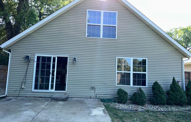 Available for Rent: 2 Bedroom/1.5 Bathroom Single Family Home