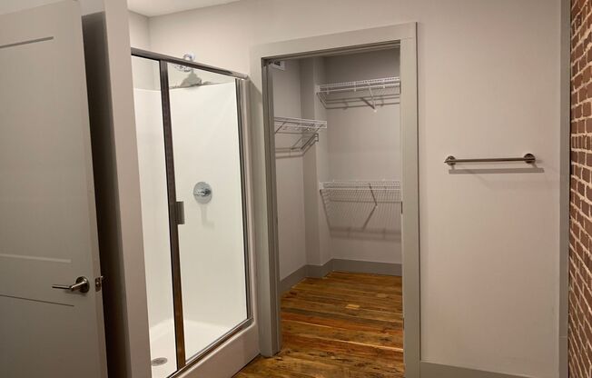 1 bed, 1 bath, 746 sqft, $1,638, Unit Bay 5 Unit 219
