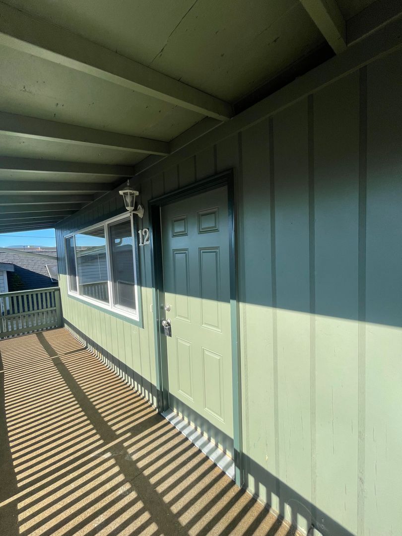 6508-1g - 721 Bennett Ave #1-12