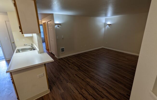2 beds, 2 baths, 800 sqft, $1,495, Unit 4004