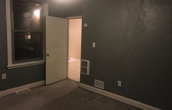 3 beds, 1 bath, $1,295, Unit Apt. 1