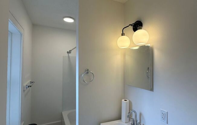 1 bed, 1 bath, 800 sqft, $950, Unit Unit 321